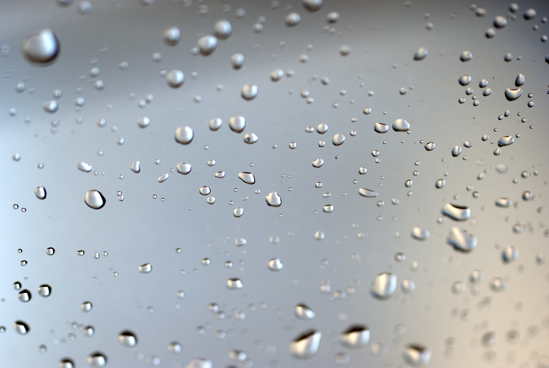 高清晰唯美水滴慢速拍摄壁纸-欧莱凯设计网